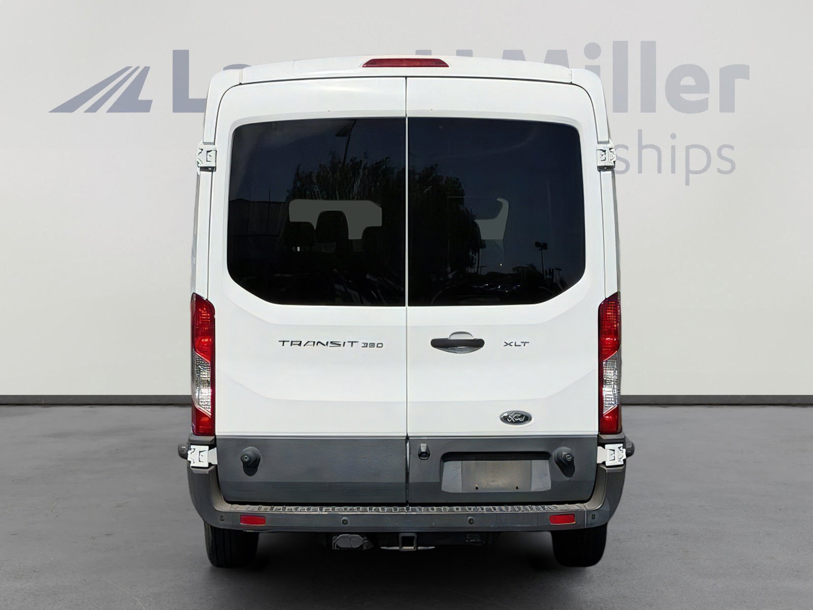 Used 2017 Ford Transit 350 XLT RWD image 5