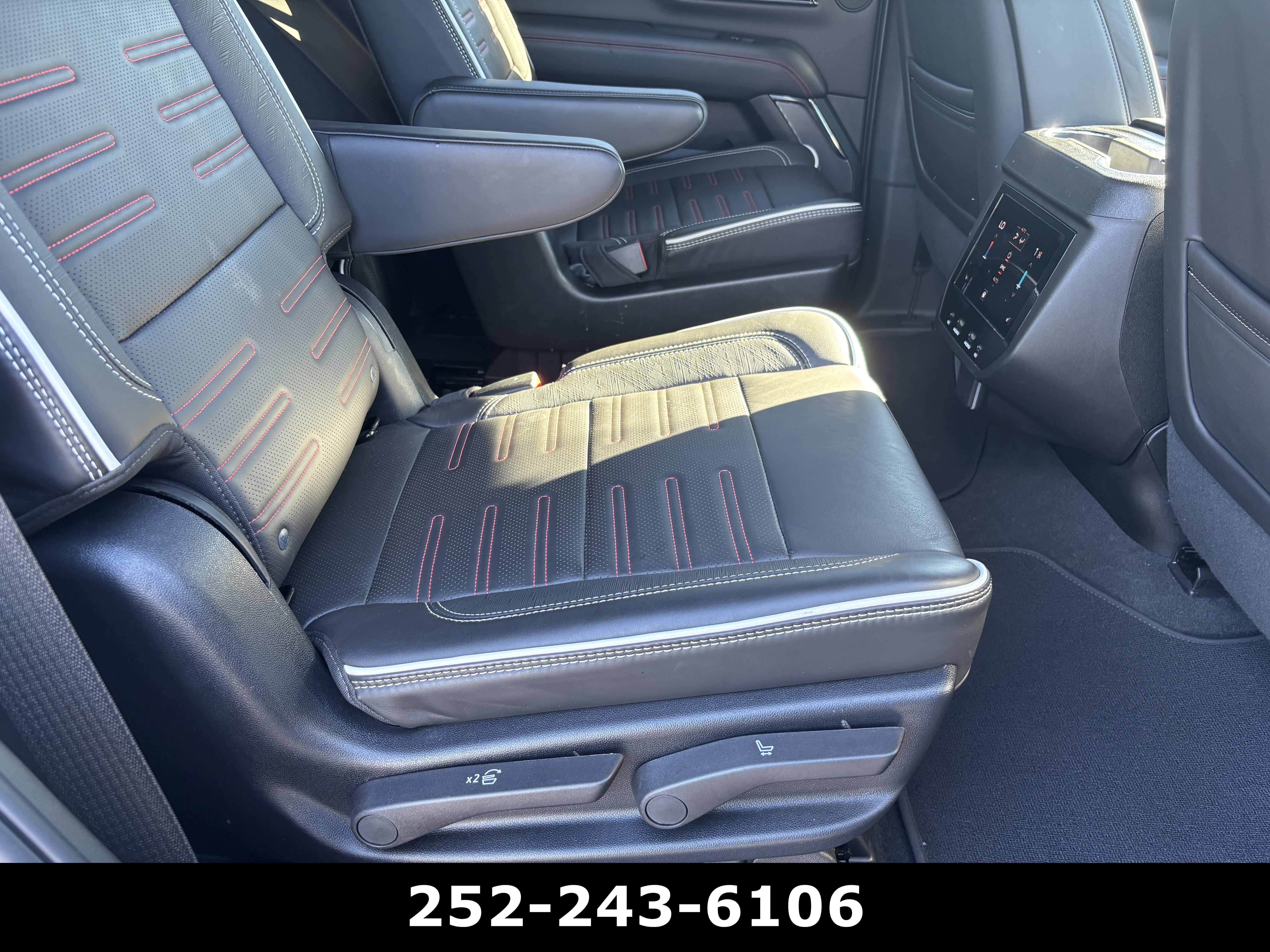 Used 2025 GMC Yukon AT4 Ultimate AWD/4WD image 15