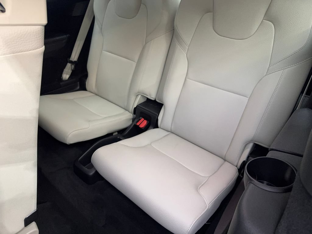 Used 2024 Volvo XC90 B5 Core w/ Protection Package Premier AWD/4WD image 40