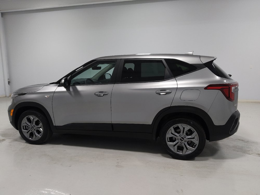 Used 2024 Kia Seltos LX AWD/4WD image 3