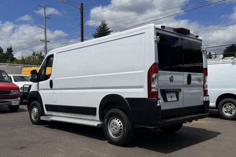 Used 2025 RAM ProMaster 2500 w/ U-Haul Equipment Group FWD image 4