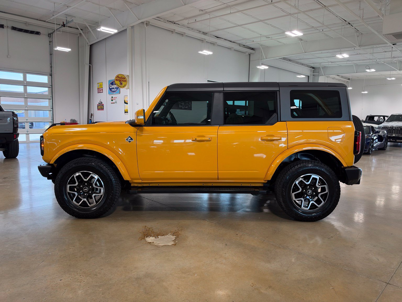 Used 2022 Ford Bronco Outer Banks AWD/4WD image 5