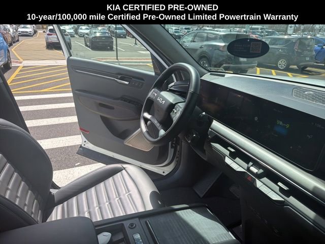 Certified 2024 Kia EV9 Land image 11