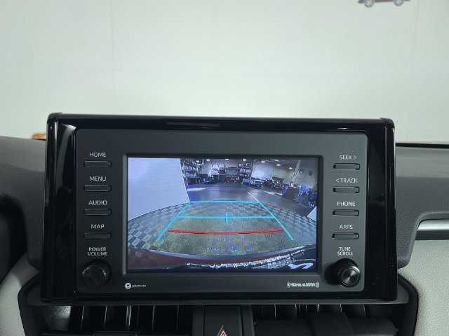 Used 2021 Toyota RAV4 XLE AWD/4WD image 22