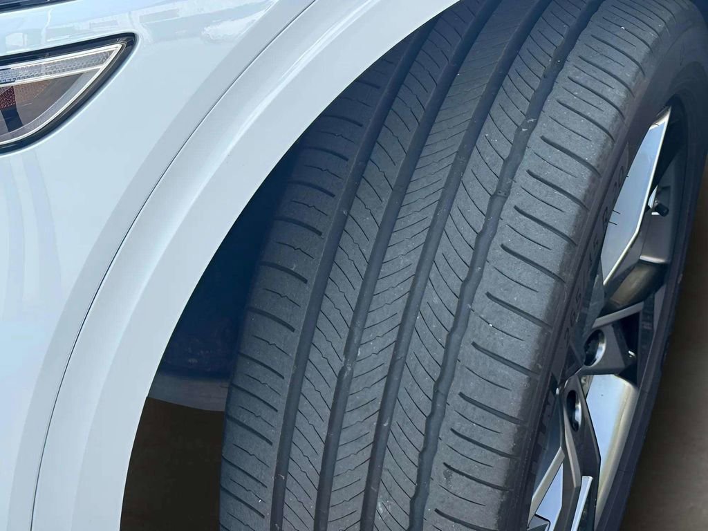 Used 2024 Genesis Electrified GV70 Advanced image 30