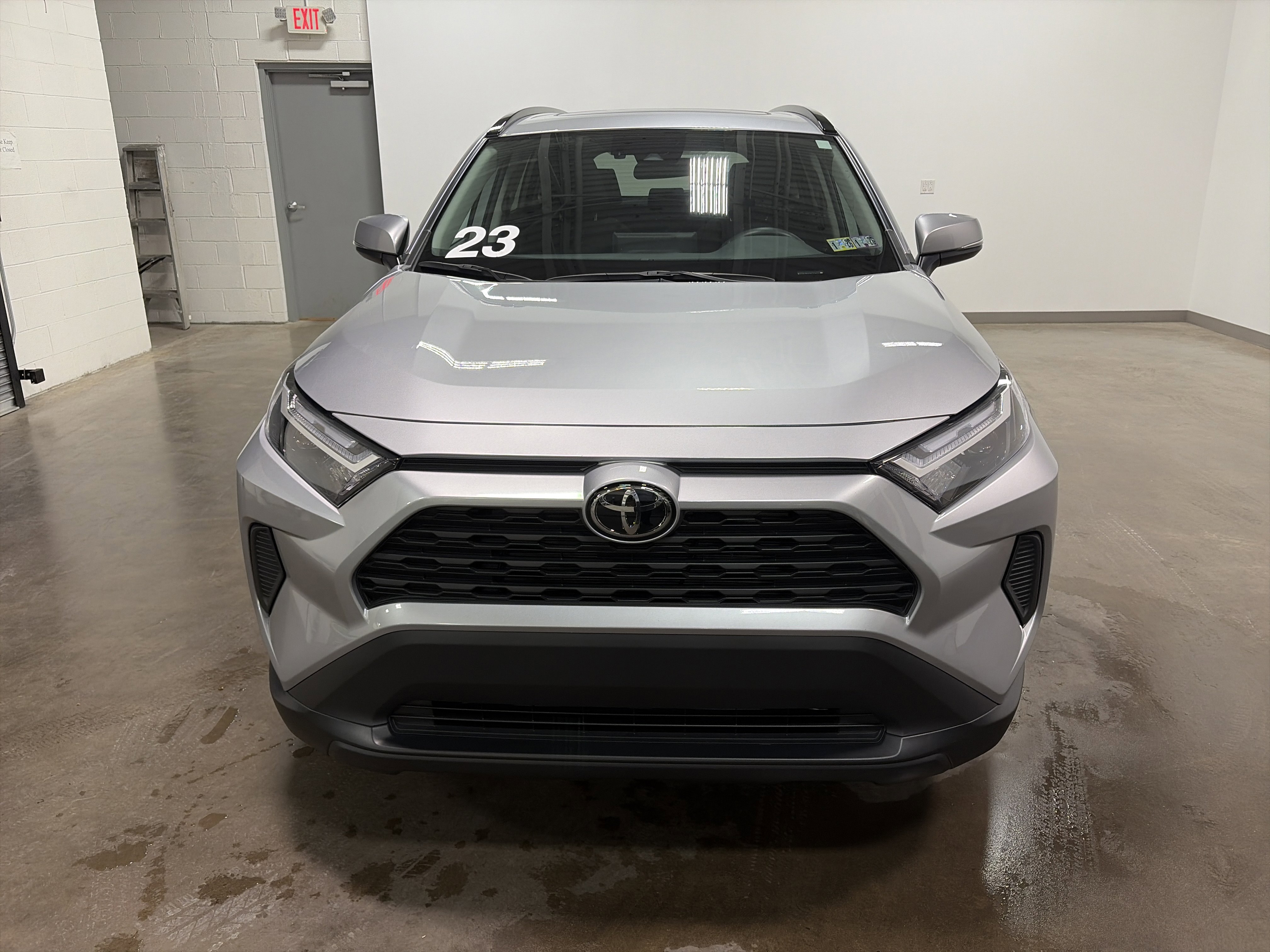 Used 2023 Toyota RAV4 XLE image 7
