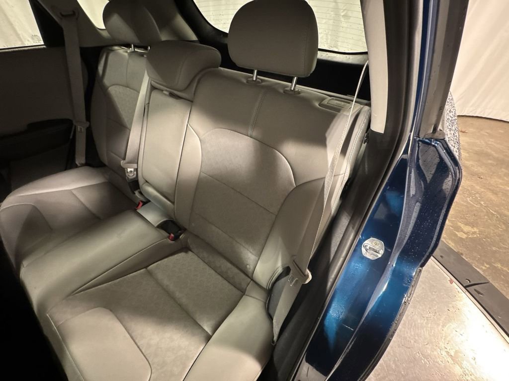 Used 2022 Kia Niro EX image 28