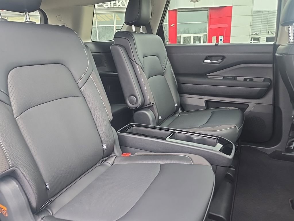 New 2026 Nissan Pathfinder SL image 34