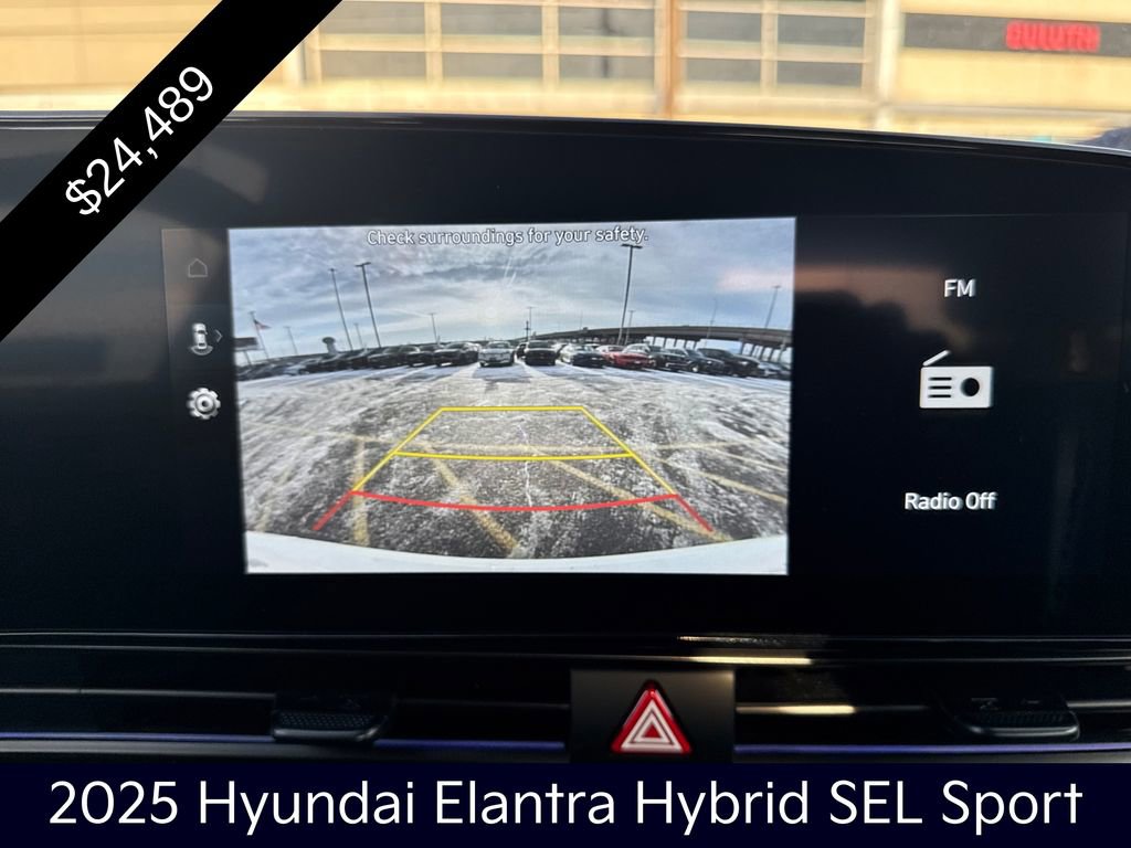 Used 2025 Hyundai Elantra SEL image 20