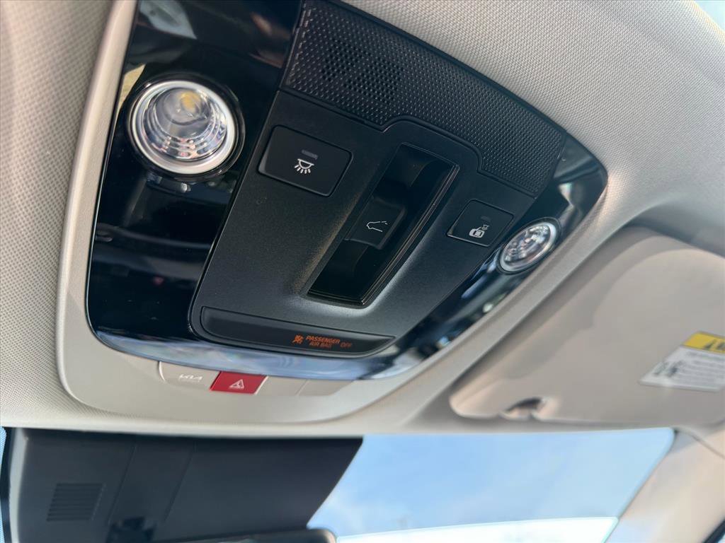 Used 2025 Kia Sportage SX image 19