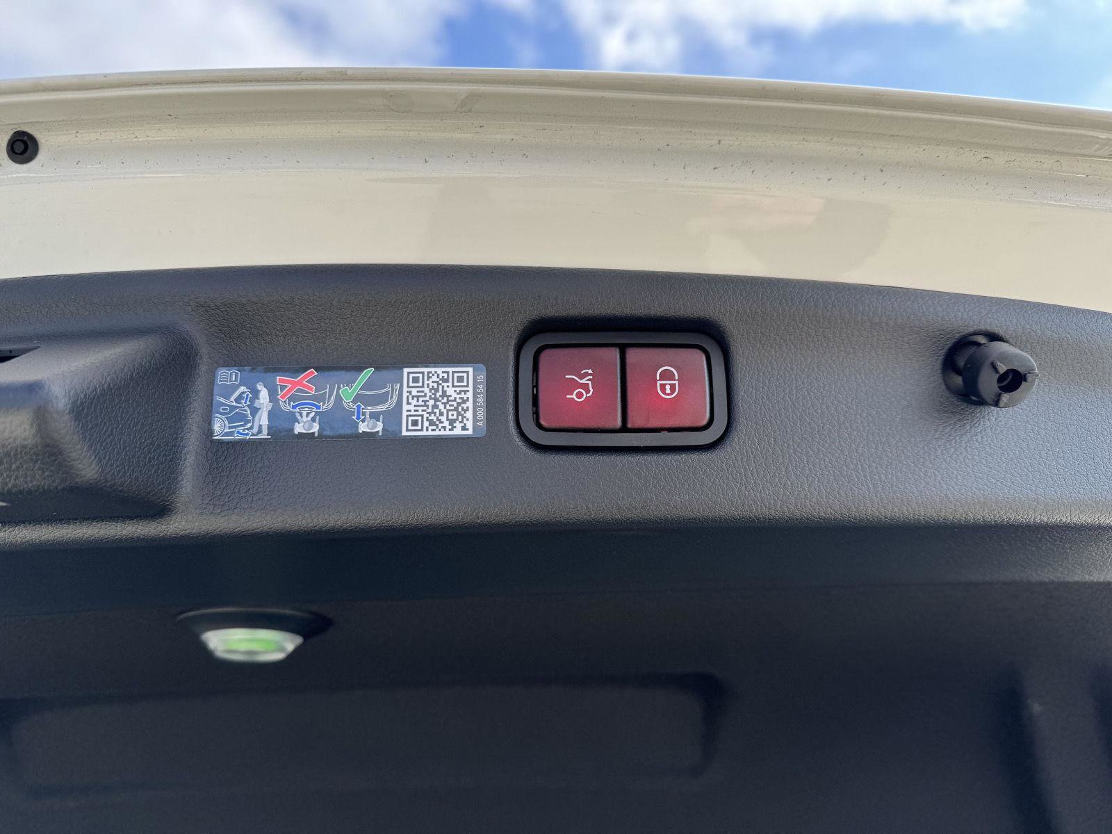 Certified 2025 Mercedes-Benz C 300 Sedan image 24