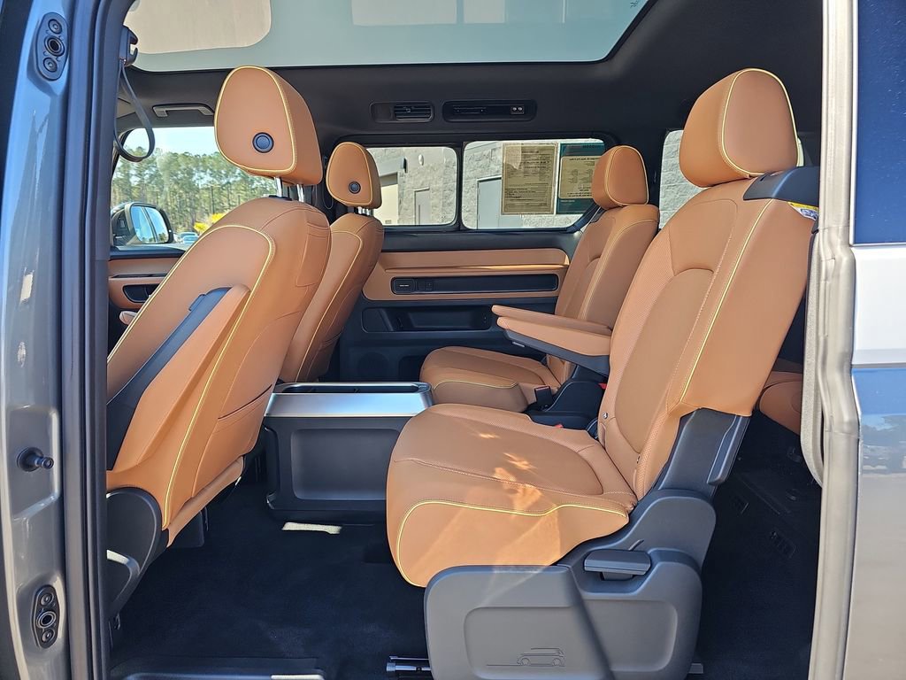 Used 2025 Volkswagen ID. Buzz Pro S Plus image 19