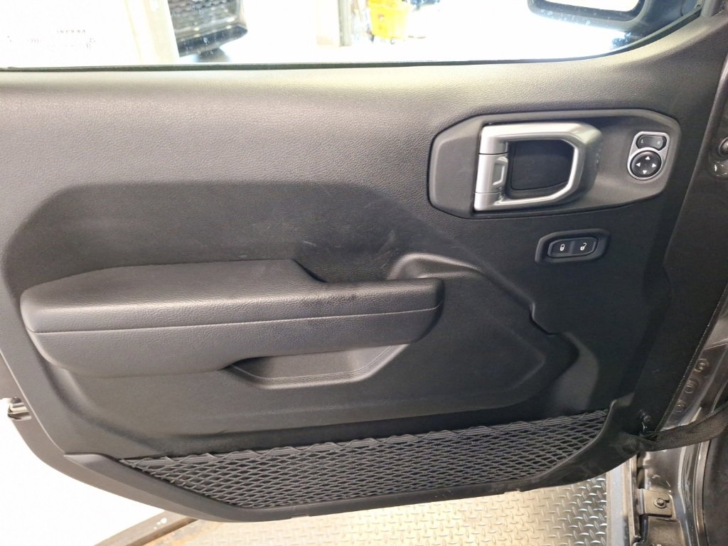 Used 2024 Jeep Gladiator Sport image 8