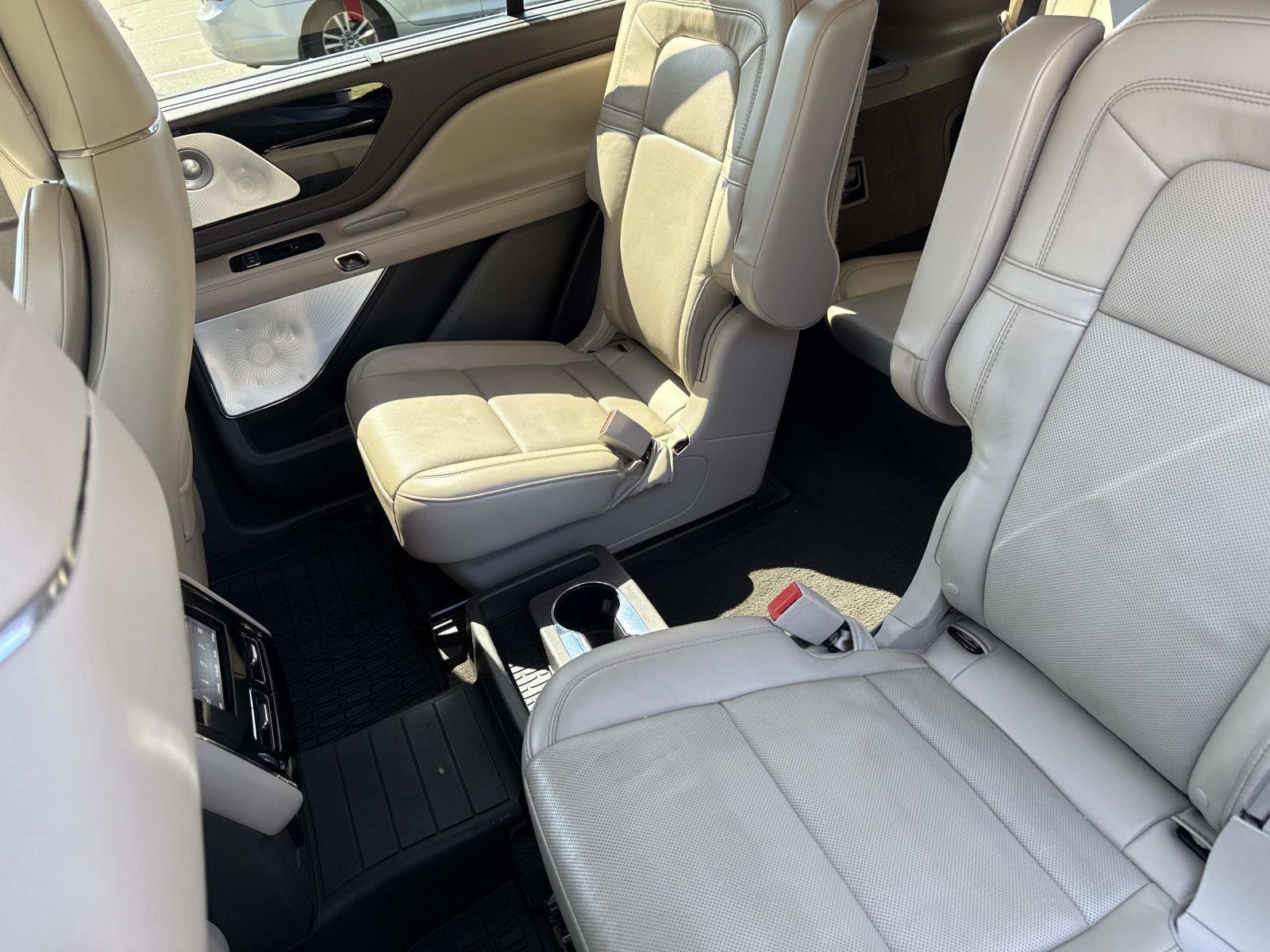 Used 2022 Lincoln Aviator Reserve w/ Equipment Group 201A image 13
