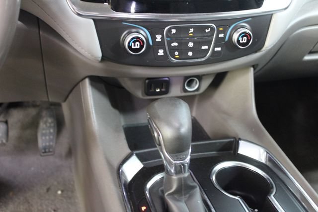 Used 2021 Chevrolet Traverse LT FWD image 19