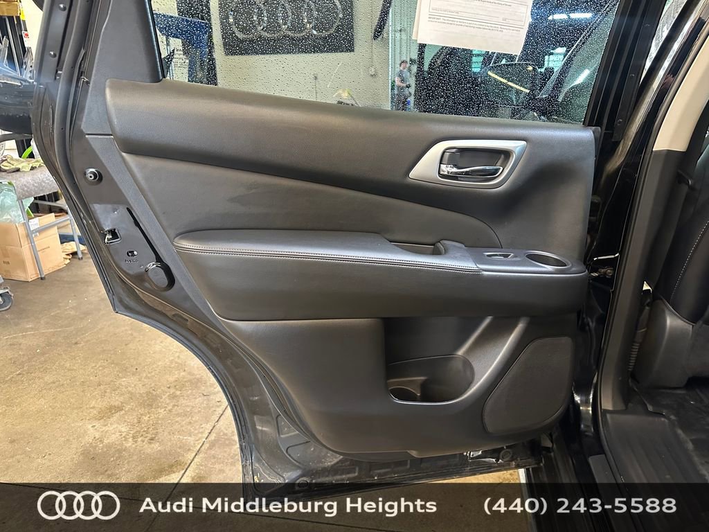 Used 2019 Nissan Pathfinder Platinum w/ Cargo Package AWD/4WD image 15