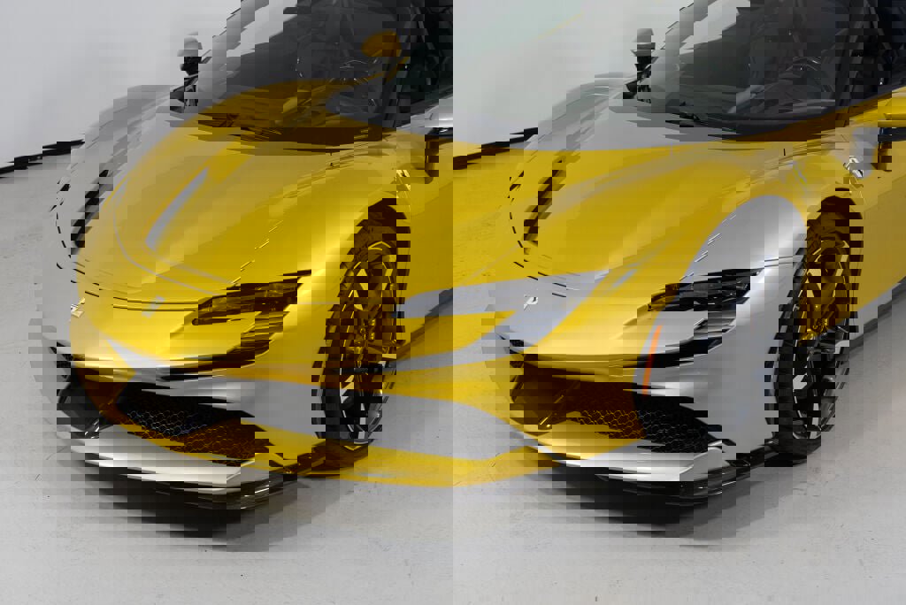 Used 2022 Ferrari SF90 Spider image 22