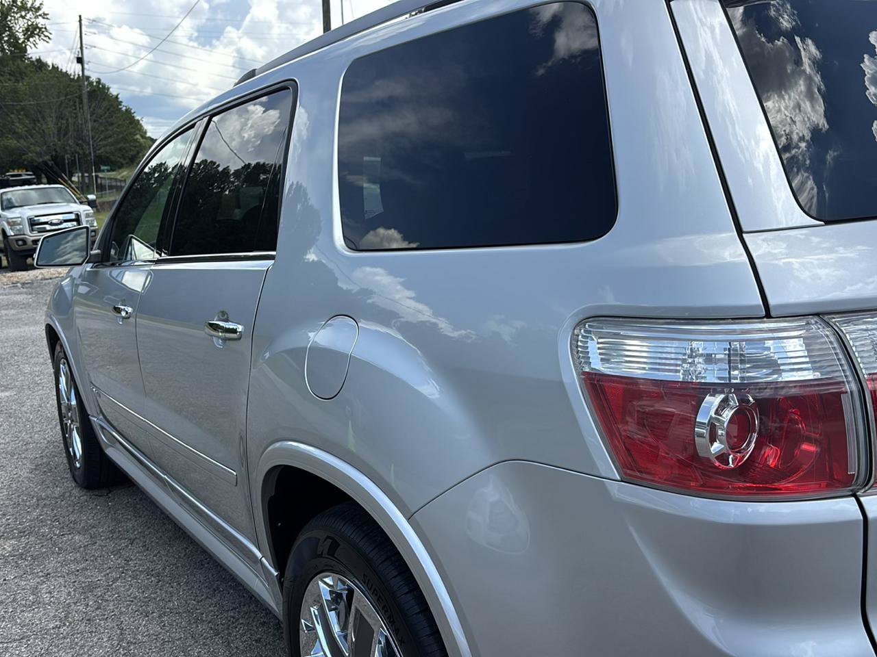 Used 2011 GMC Acadia Denali FWD image 8