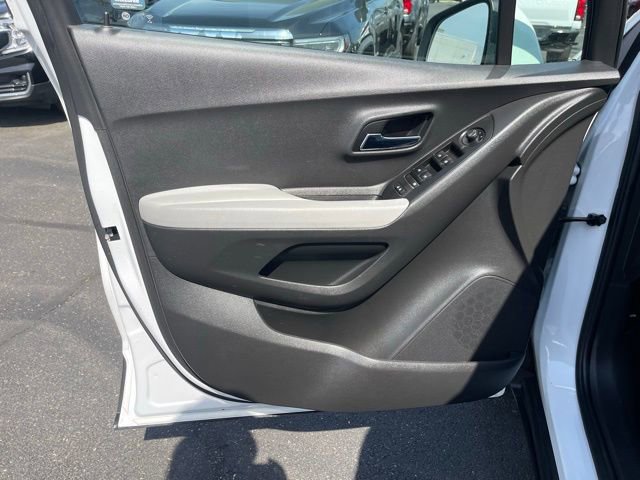 Used 2021 Chevrolet Trax LT image 16