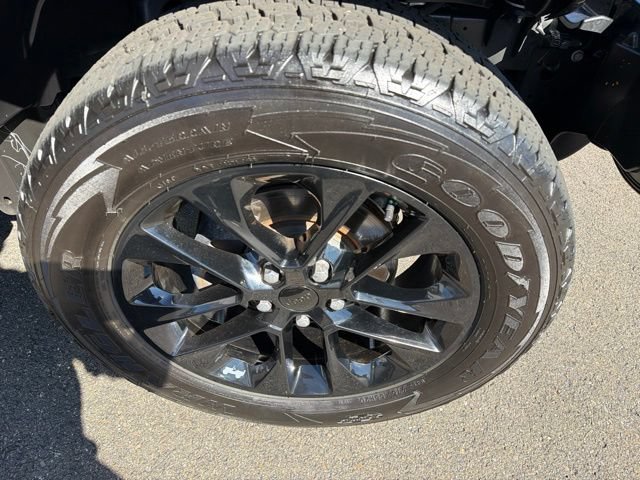 Used 2022 Jeep Wrangler Unlimited Sahara AWD/4WD image 10