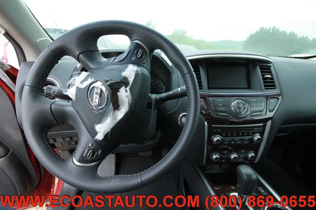 Used 2013 Nissan Pathfinder SL w/ SL Premium Pkg FWD image 9
