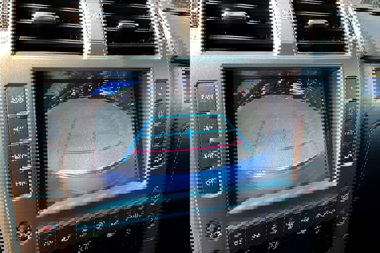 Used 2015 Lexus GX 460 w/ Premium Package image 26