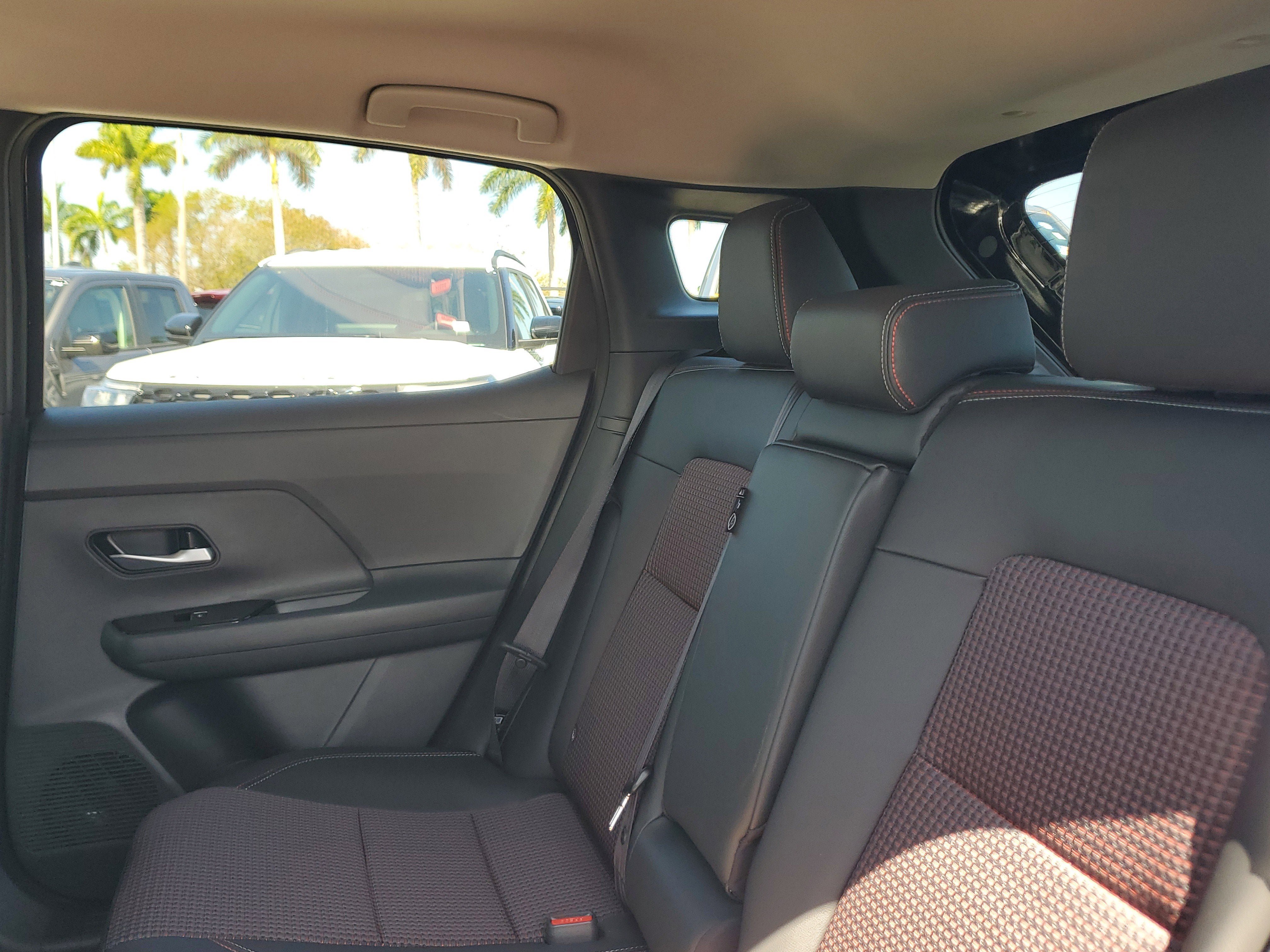 New 2026 Nissan Kicks SR FWD image 11