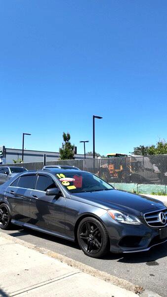 Used 2014 Mercedes-Benz E 350 4MATIC Sedan w/ Premium 1 Package image 2