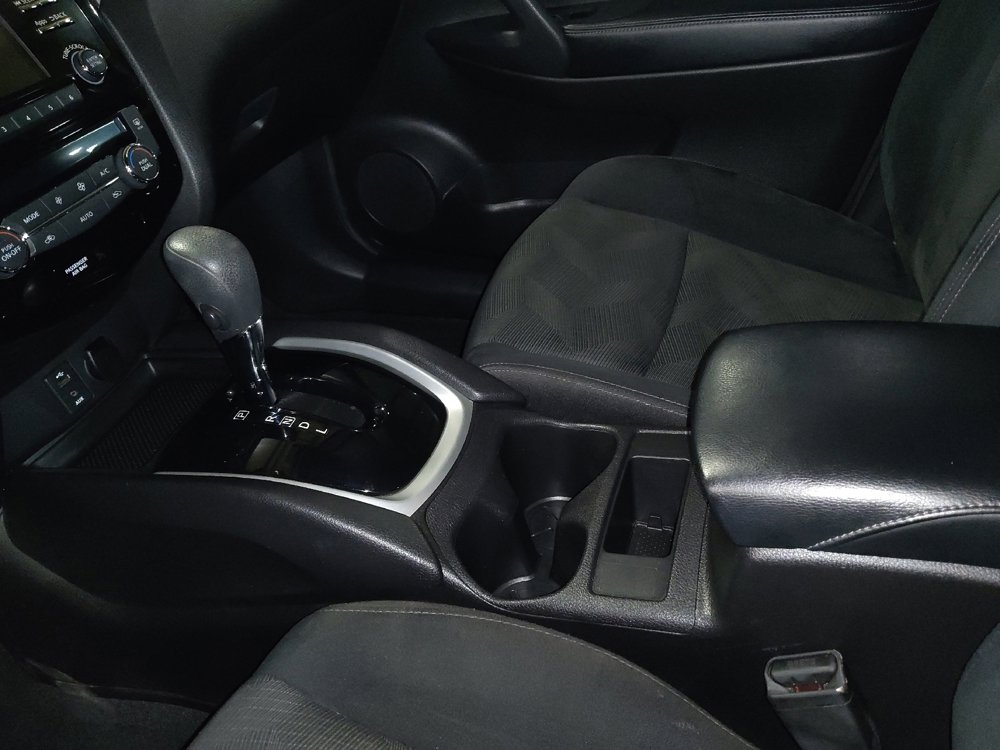 Used 2015 Nissan Rogue SV FWD image 26