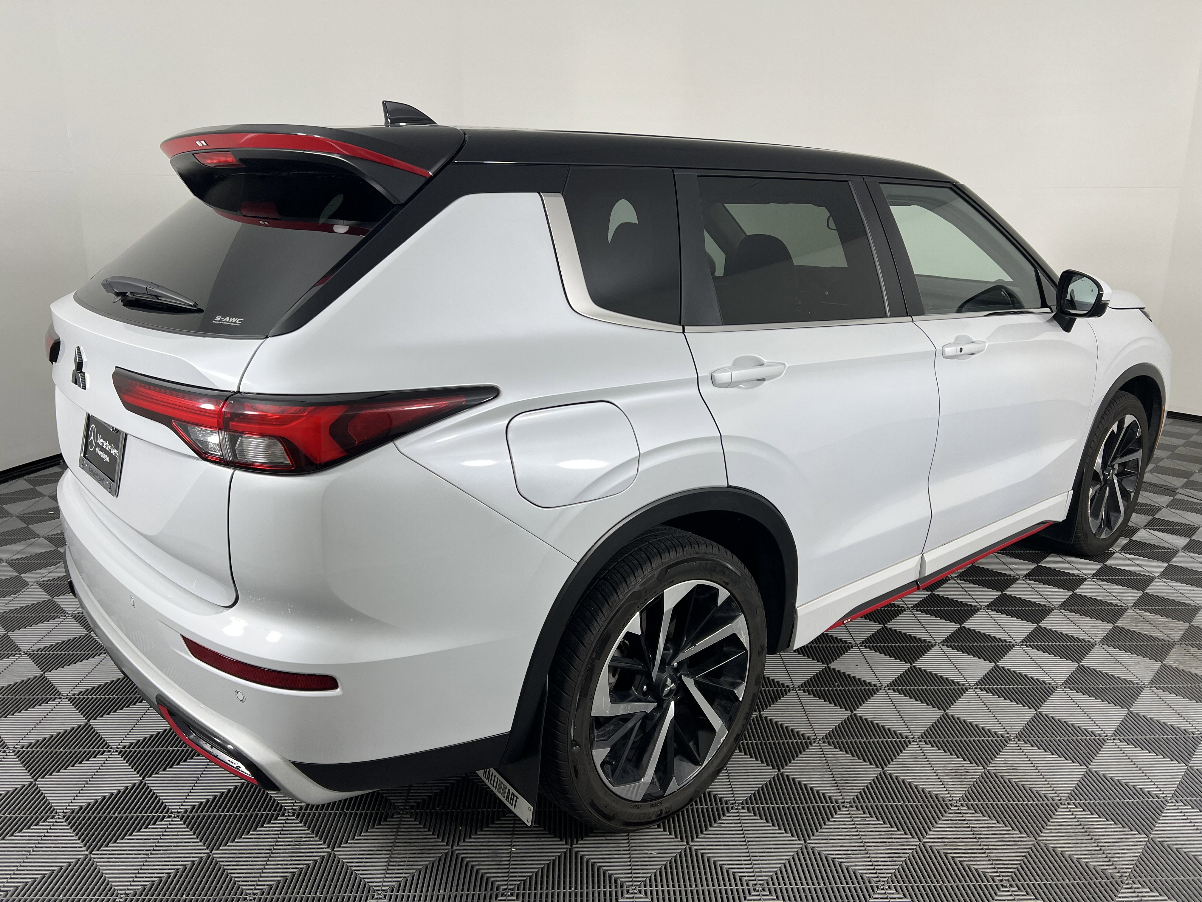 Used 2023 Mitsubishi Outlander Ralliart AWD/4WD image 11