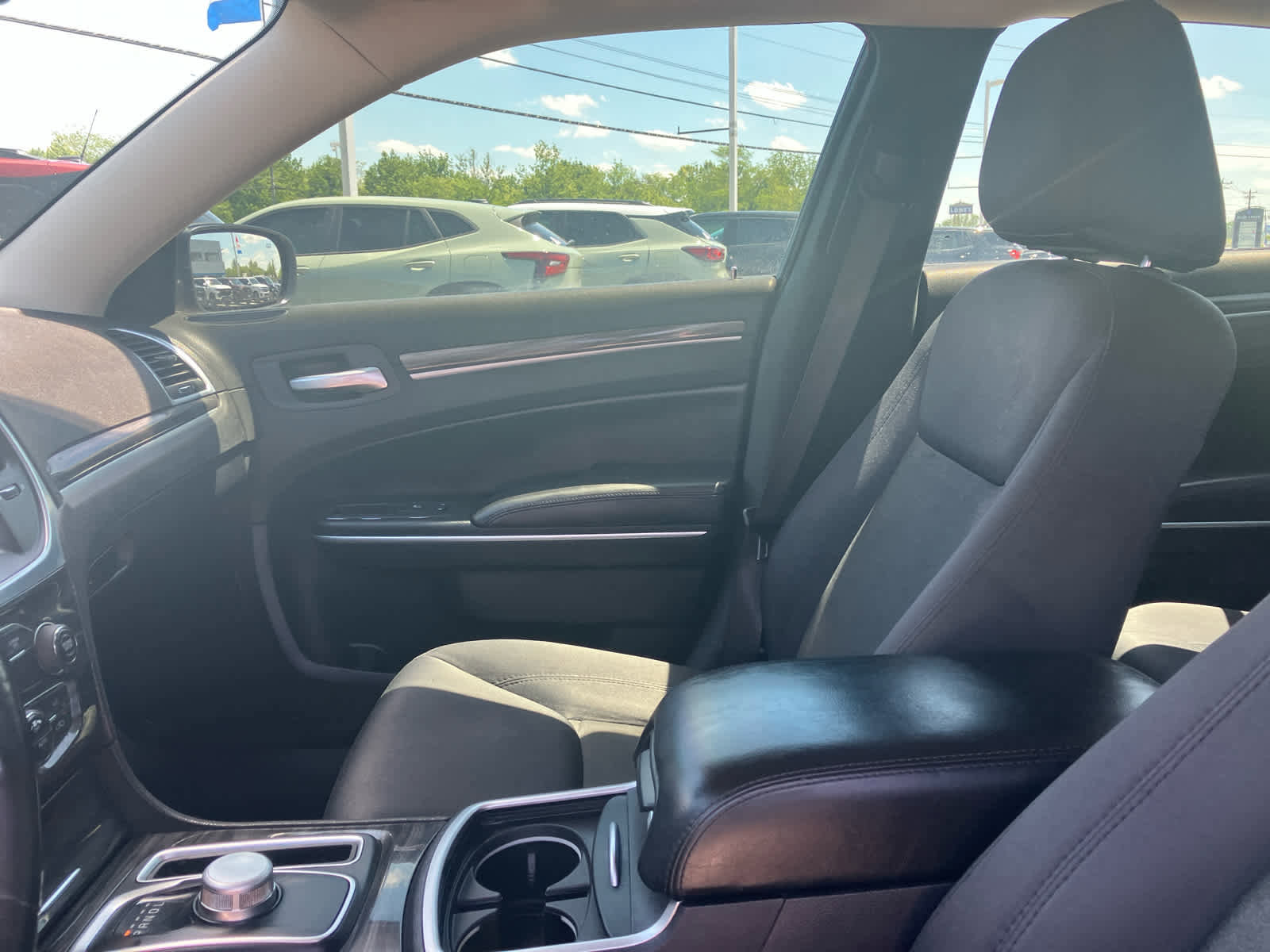 Used 2021 Chrysler 300 Touring w/ Sport Appearance Package RWD image 10