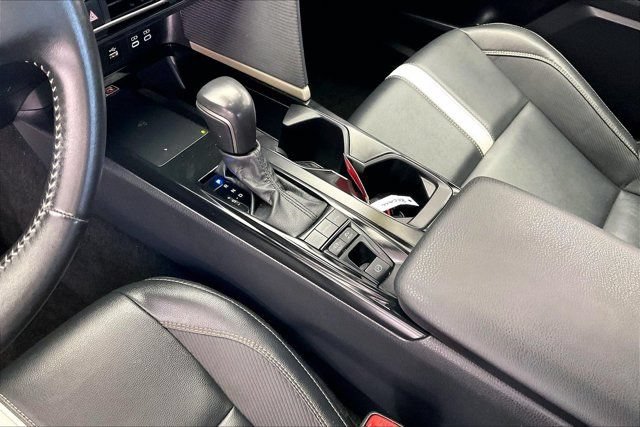 Used 2025 Toyota Camry SE FWD image 17
