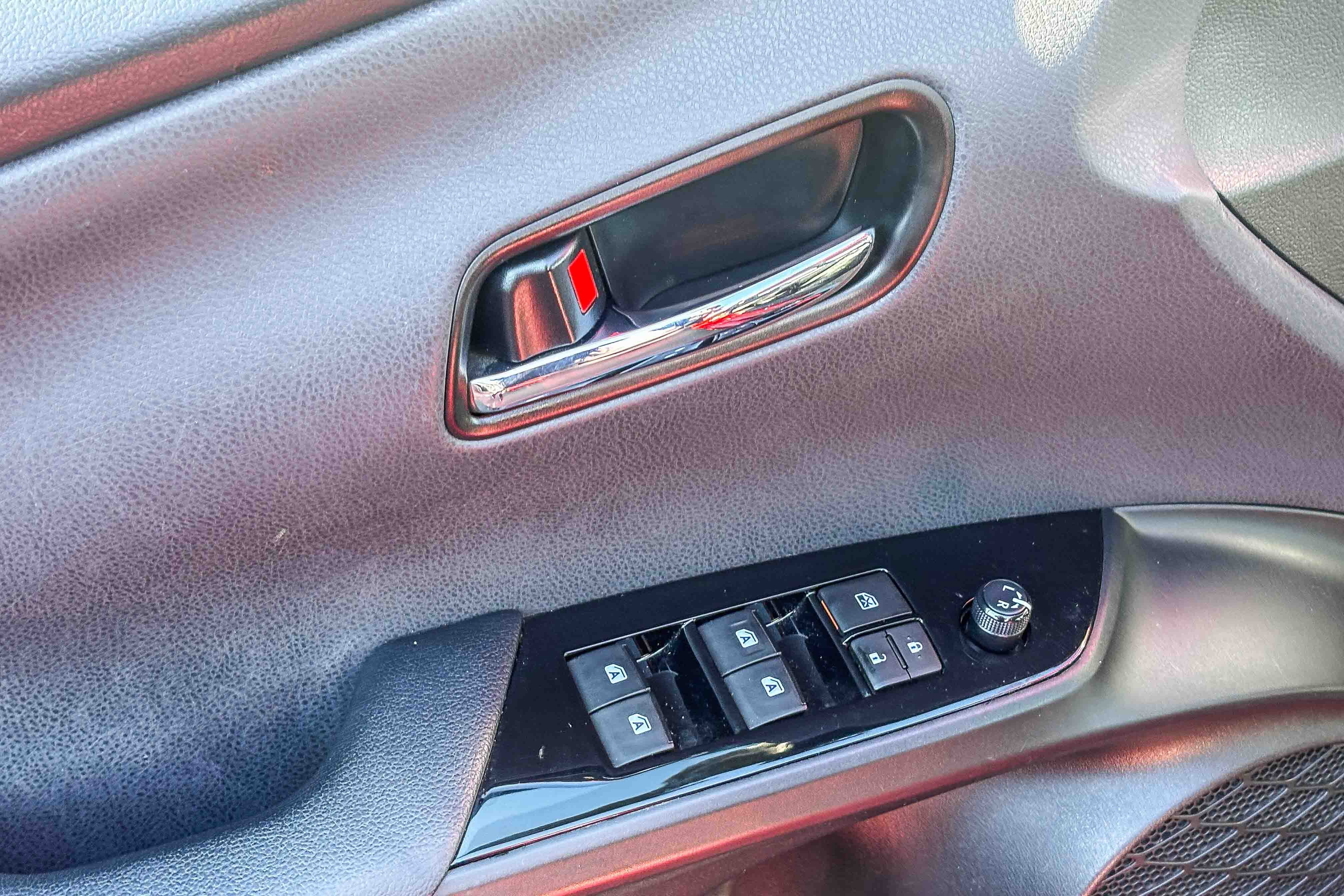 Used 2016 Toyota Prius Four w/ Advanced Technology Package image 22