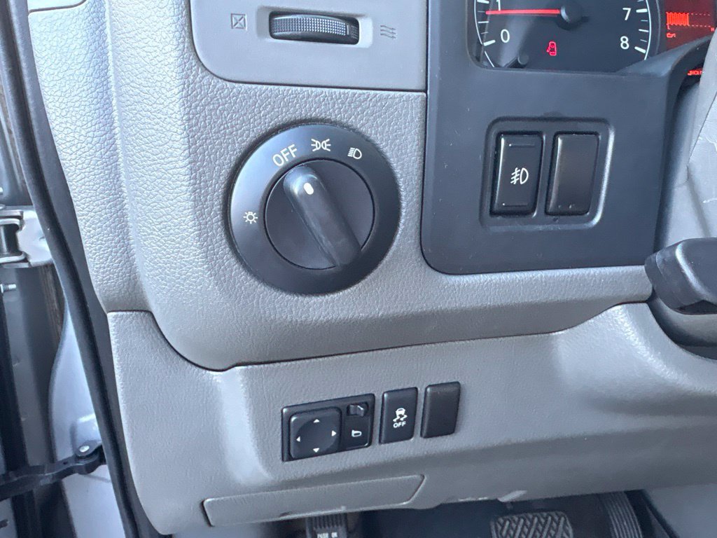 Used 2018 Nissan NV 3500 SL RWD image 12