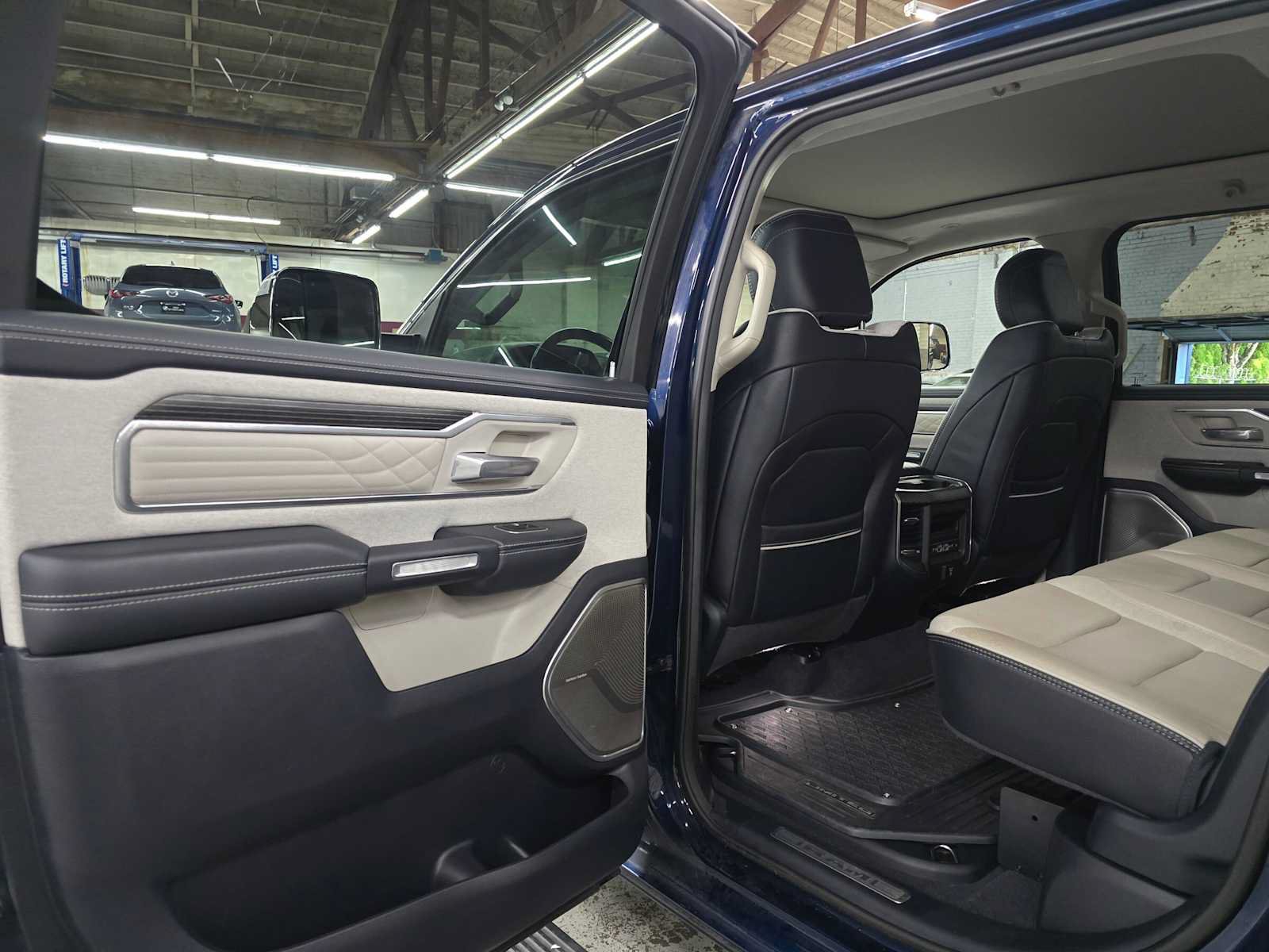Used 2024 RAM 1500 Limited AWD/4WD image 15