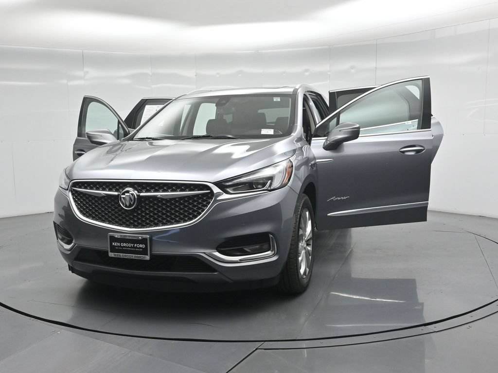 Used 2020 Buick Enclave Avenir w/ Avenir Technology Package FWD image 31