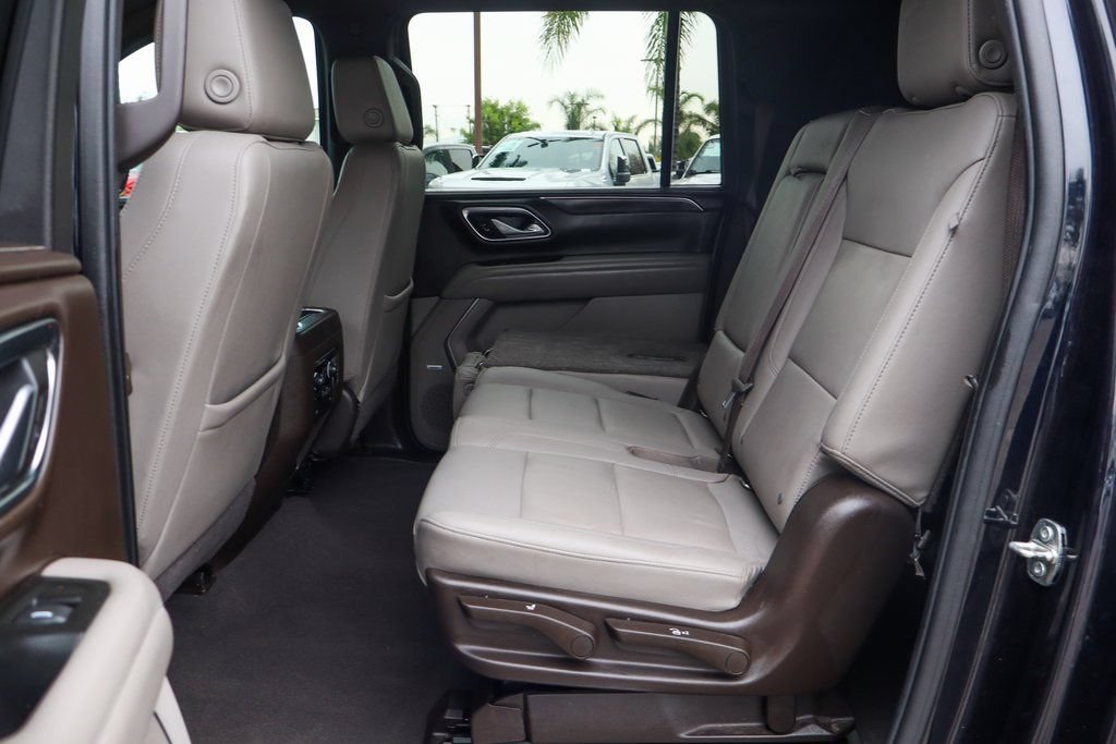 Used 2022 Chevrolet Suburban Z71 w/ Luxury Package AWD/4WD image 38