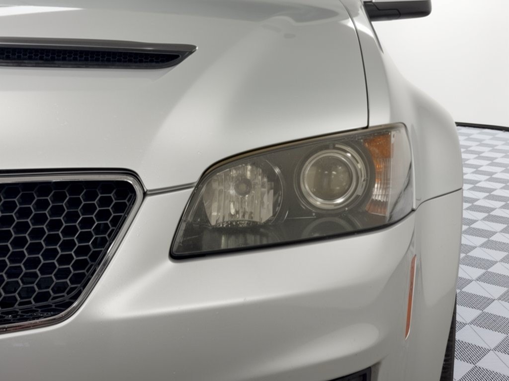 Used 2009 Pontiac G8 GXP RWD image 12