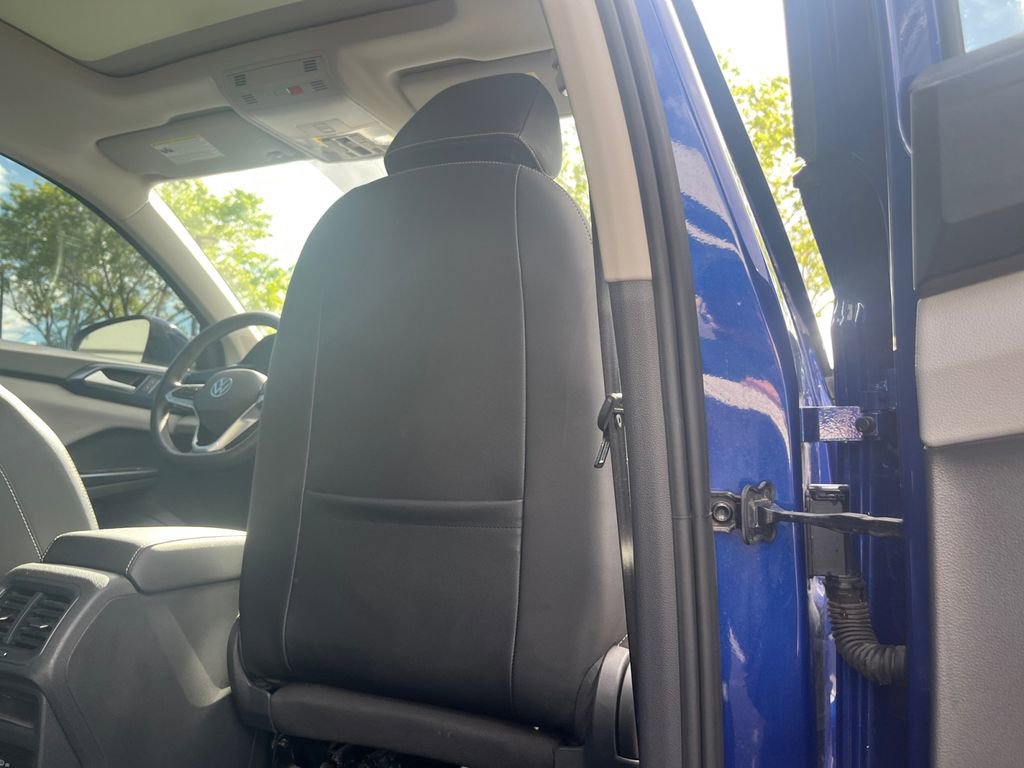 Used 2022 Volkswagen Taos SE image 17