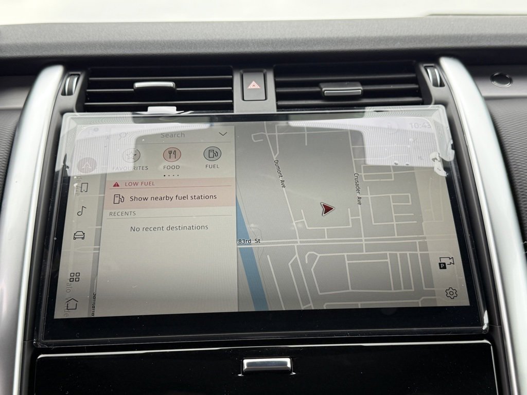 New 2025 Land Rover Discovery Dynamic SE image 19