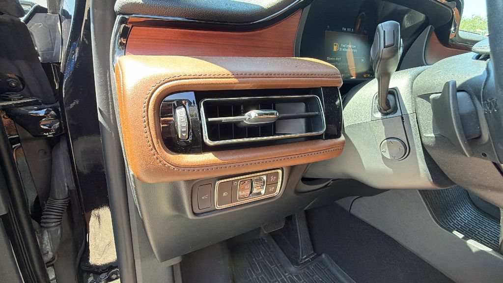 Used 2020 Lincoln Aviator Reserve w/ Equipment Group 201A AWD/4WD image 14
