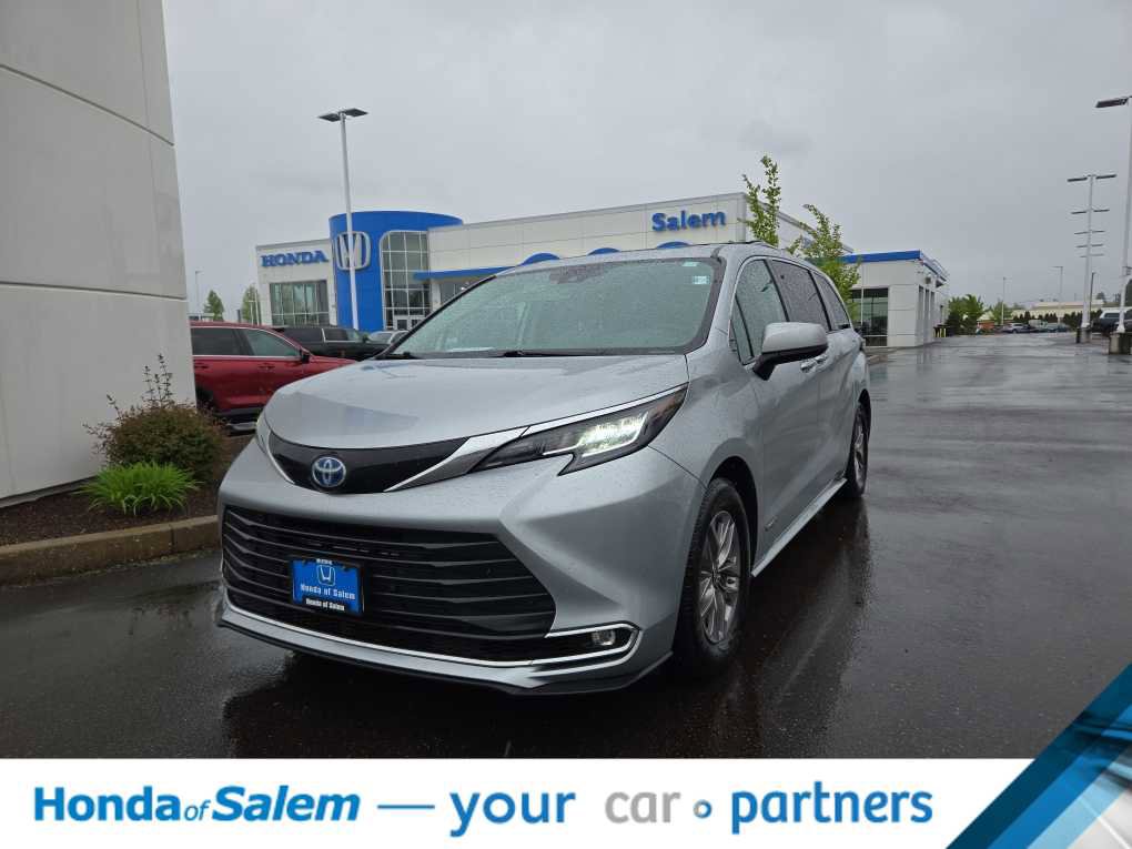 Used 2021 Toyota Sienna XLE w/ XLE Plus Package FWD image 1