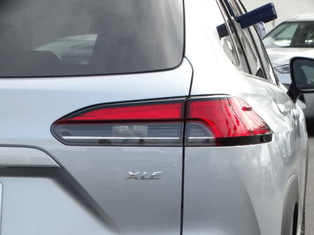 Certified 2023 Toyota Corolla Cross XLE image 12