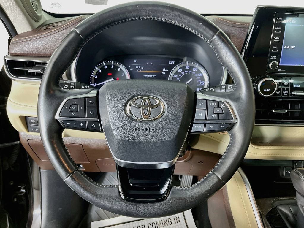 Used 2020 Toyota Highlander Limited FWD image 14