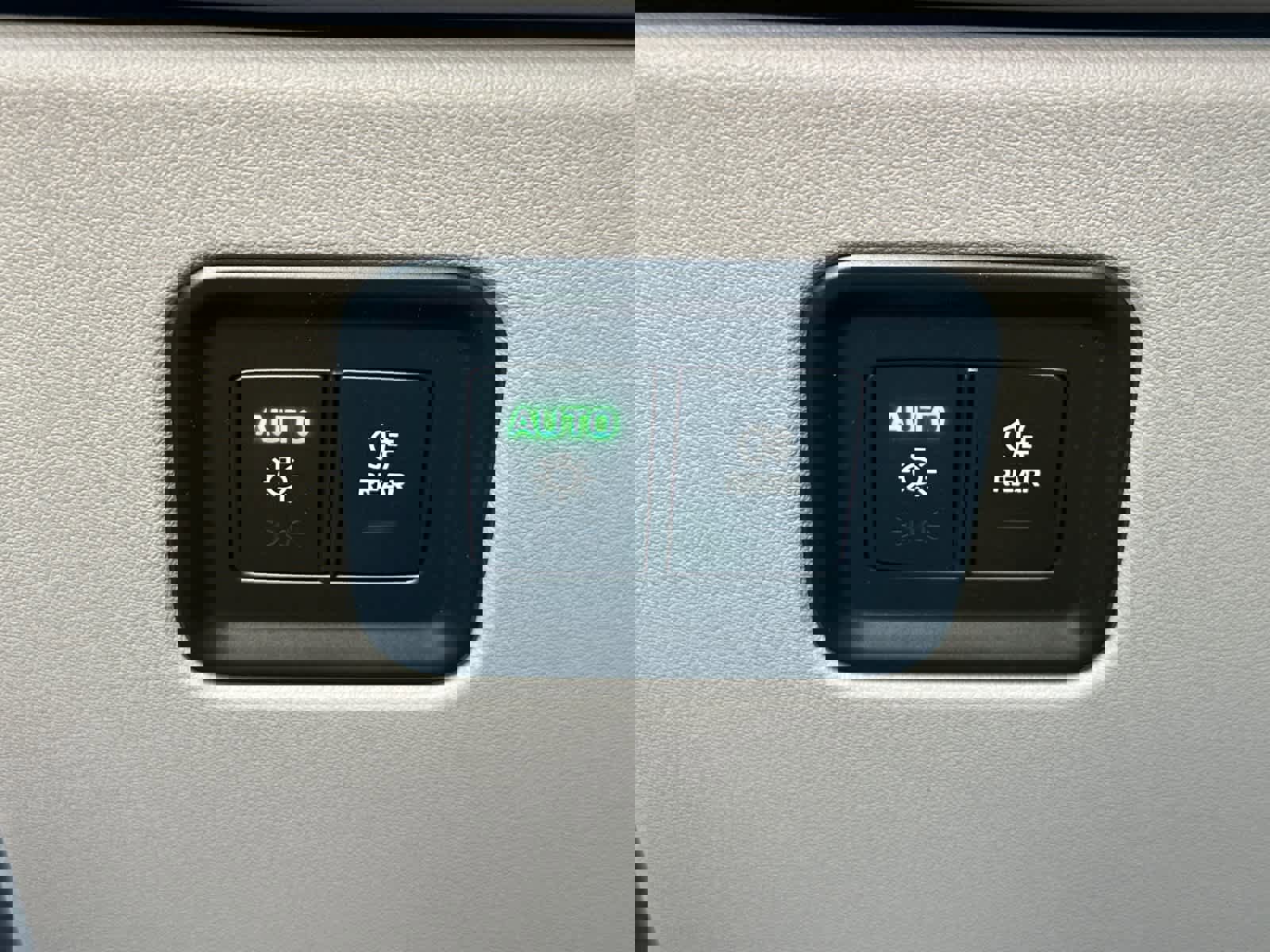 New 2025 Porsche Macan 4 Electric image 30