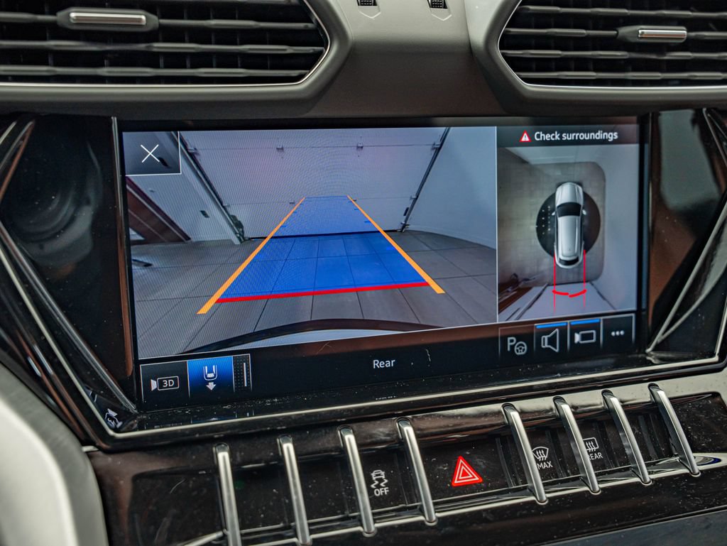 Used 2022 Lamborghini Urus AWD/4WD image 38