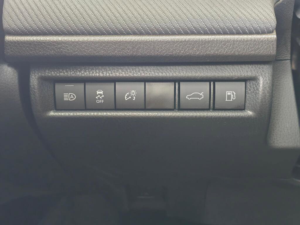 Used 2025 Toyota Camry SE image 72