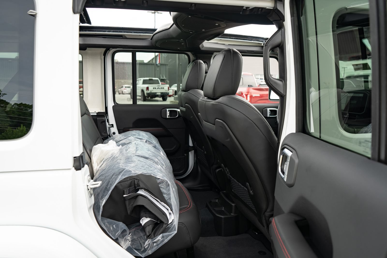 New 2026 Jeep Wrangler Unlimited Rubicon AWD/4WD image 40