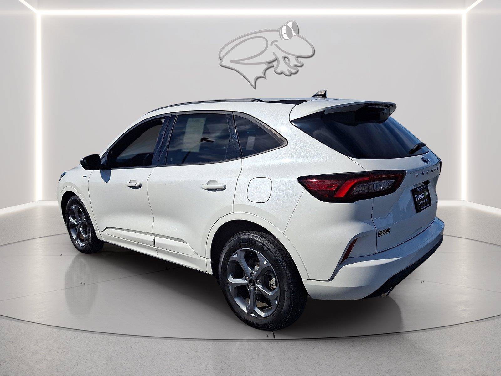 Used 2023 Ford Escape ST-Line w/ Equipment Group 301A FWD image 3