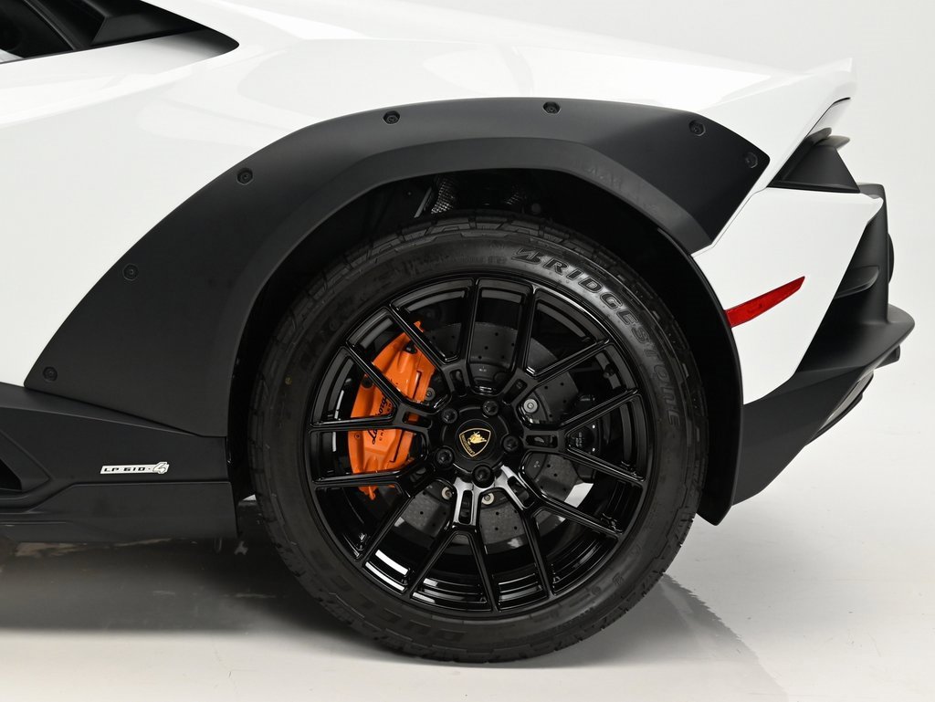 Used 2024 Lamborghini Huracan Sterrato image 26